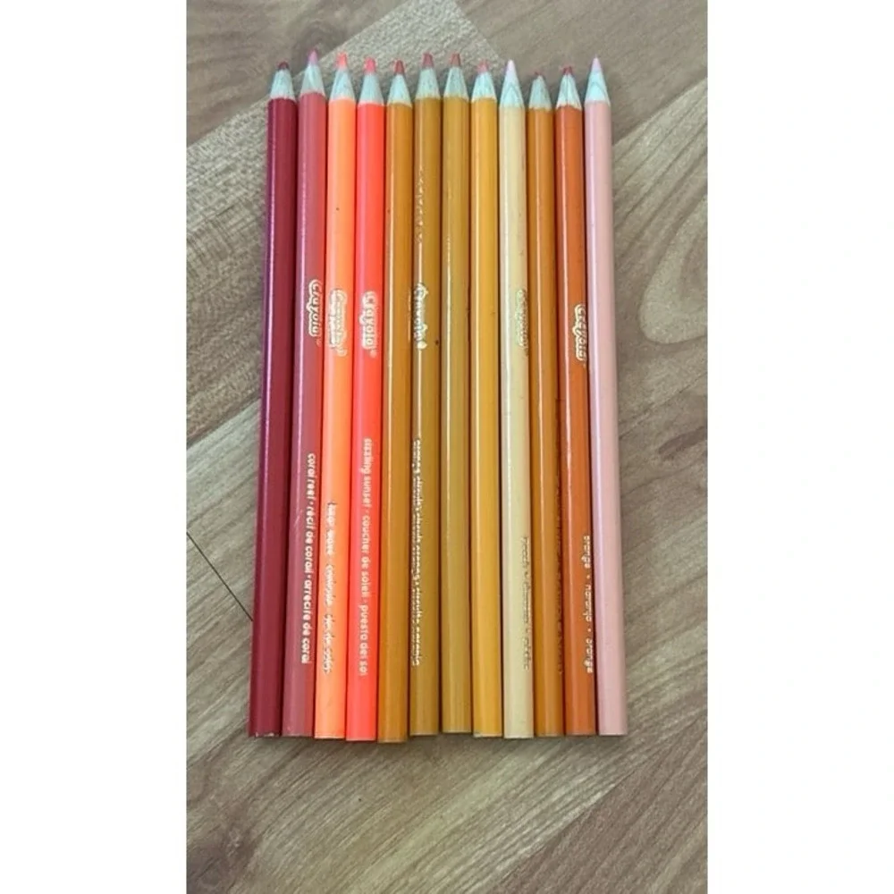Bundle of 12 Orange Tones Crayola‎ Color pencils